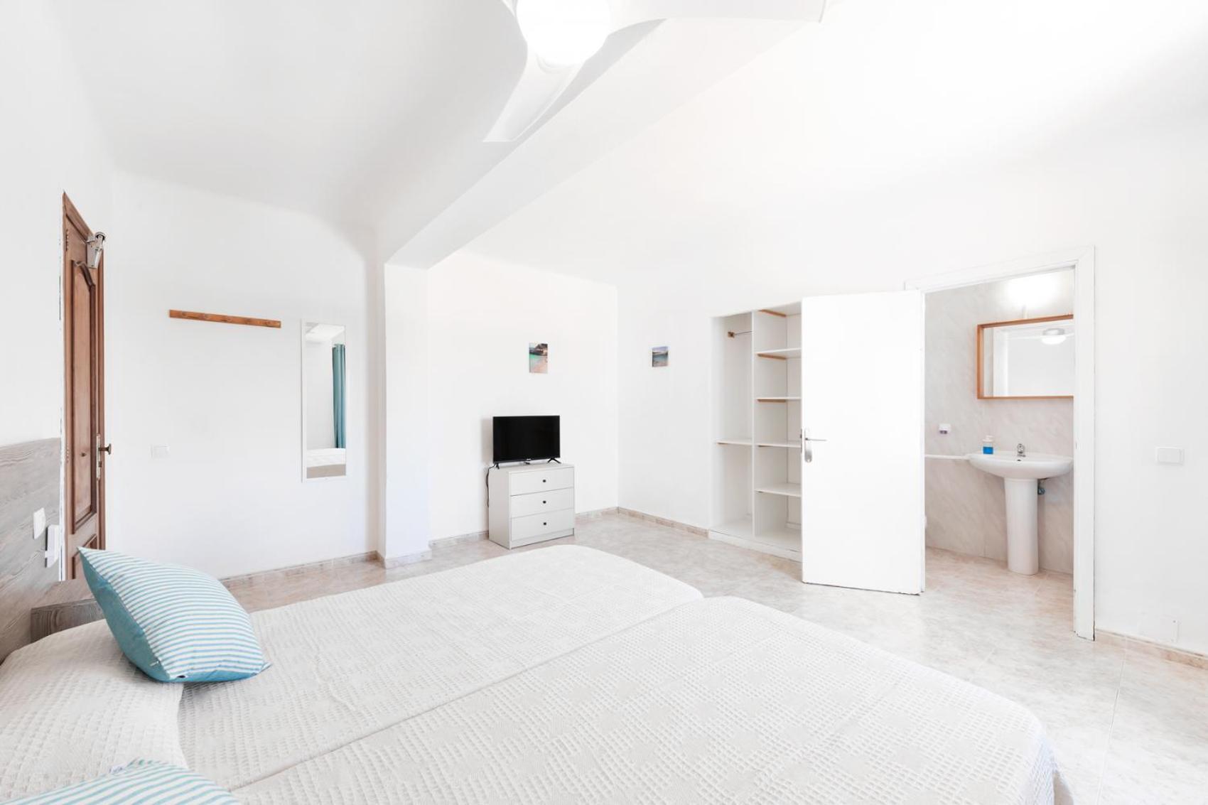 Hostal Cala Llombards Luaran gambar